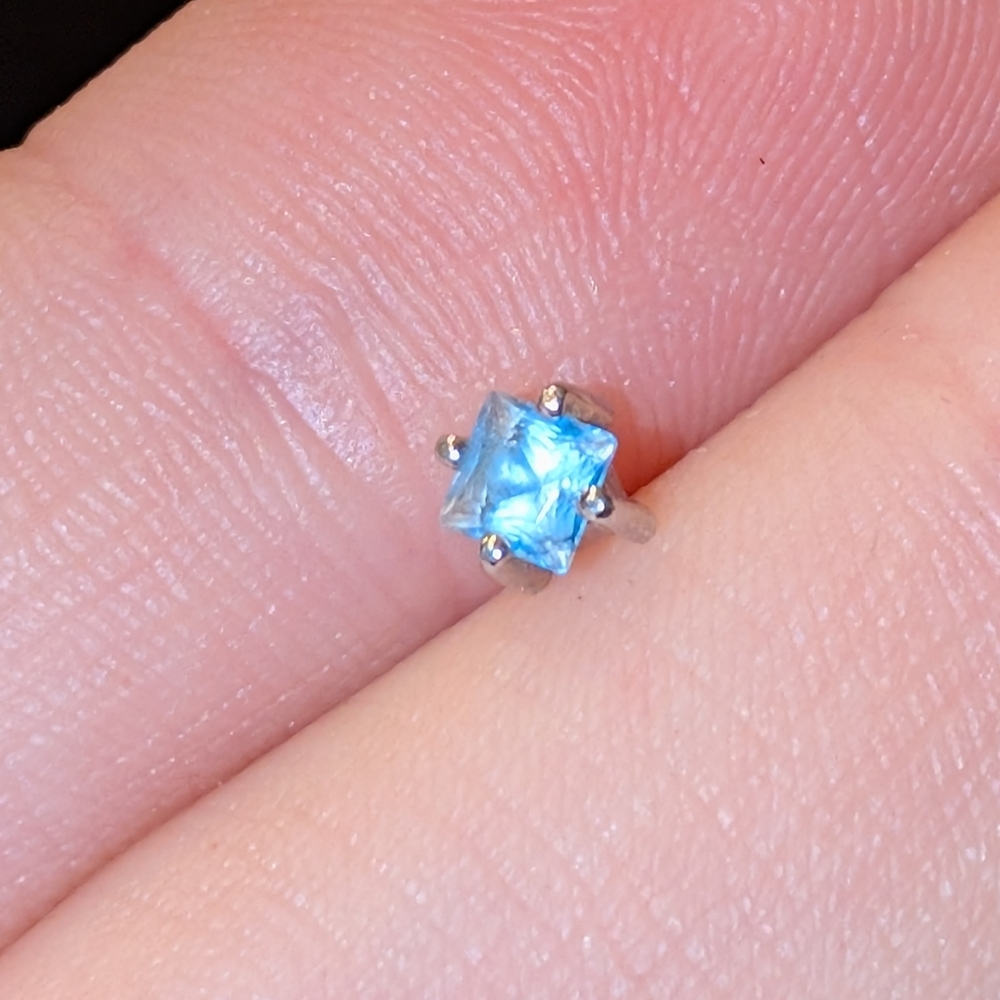 BVLA Princess Prong WG Ice Blue Topaz - Picture 2 of 6